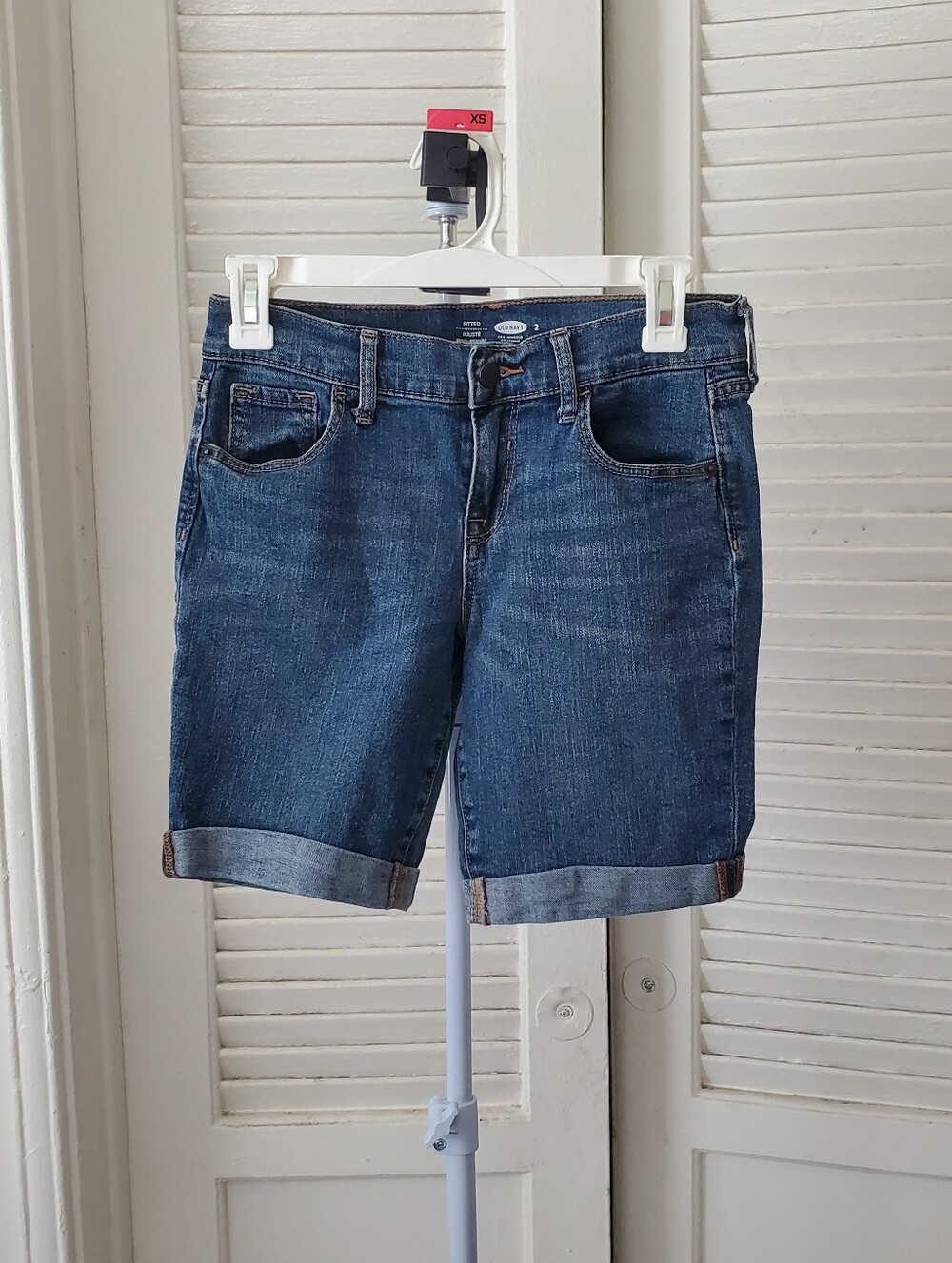 Old Navy Dark Blue Denim Fitted Slim Bermuda Shorts Size 2